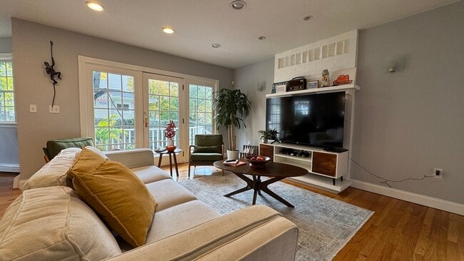 Building Photo - 154 Wiswall Rd