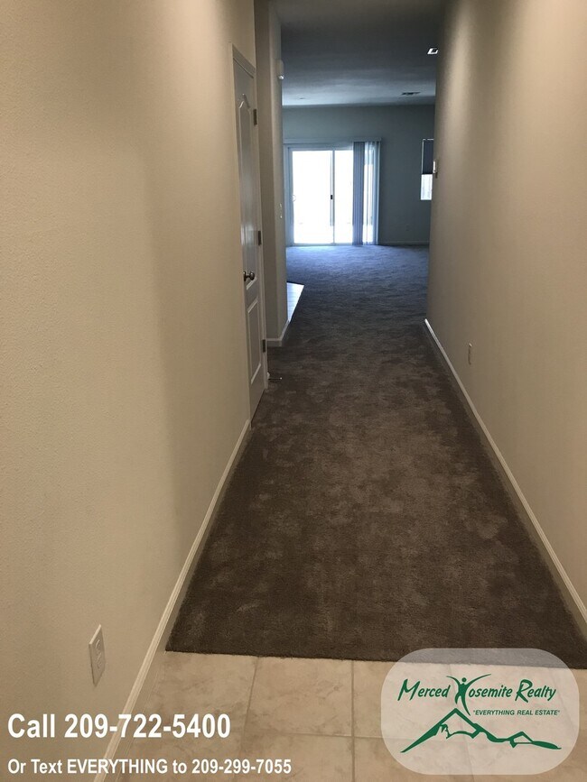 Foto del edificio - 407 Jacobs Dr