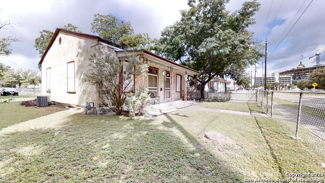 Building Photo - 130 Lavaca St