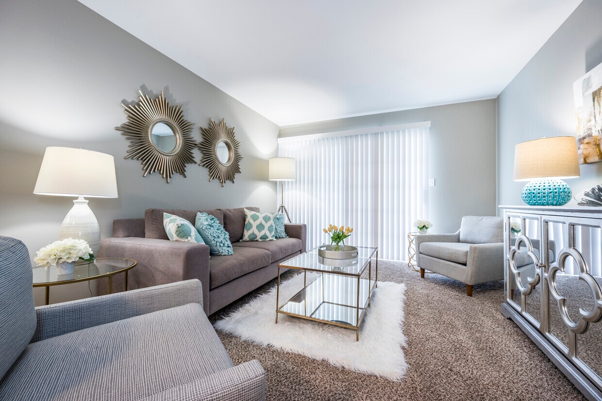 The Oaks Apartments 7670 N Oakbrook Dr Reynoldsburg, OH