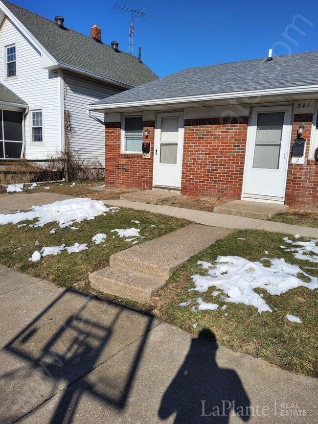 Building Photo - Cozy Studio in East Toledo for Rent
