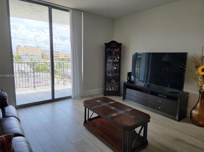 Building Photo - 140 S Dixie Hwy