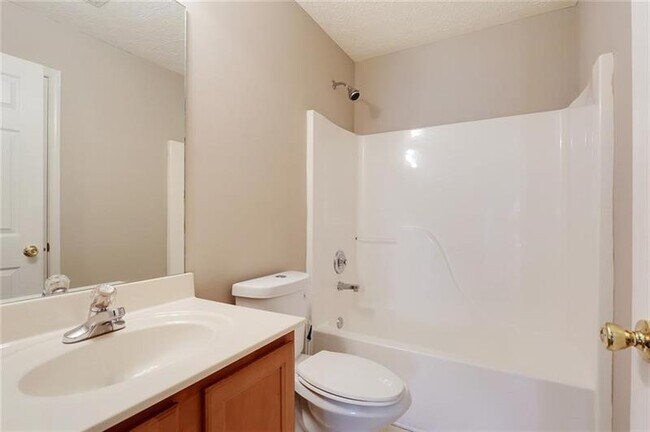 Building Photo - 3705 Hutchinson Trace Dr