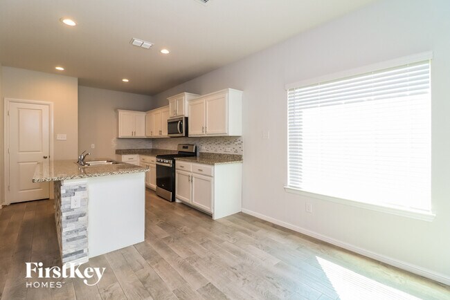 Foto del edificio - 2212 Blythwood Trail