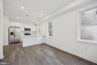 Building Photo - 838 S 51st St