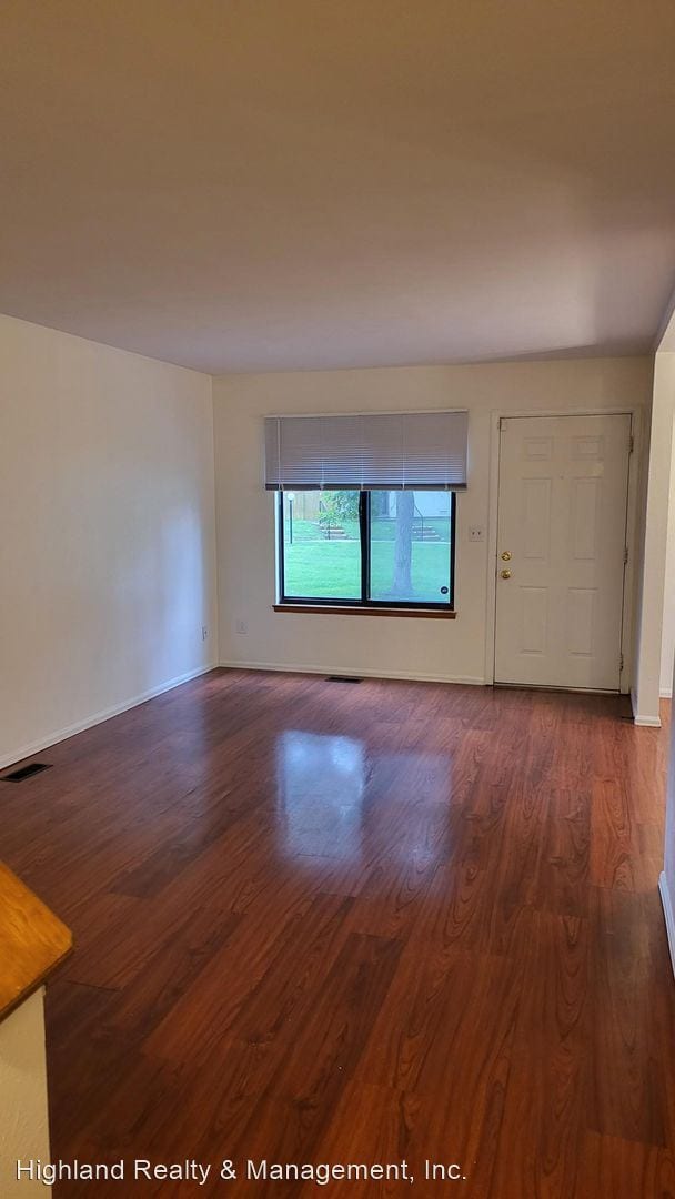 Building Photo - 2 br, 1.5 bath House - 1860 w 102nd Ave
