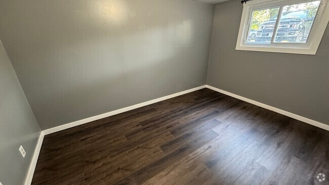 Building Photo - 511 N Platte Ave