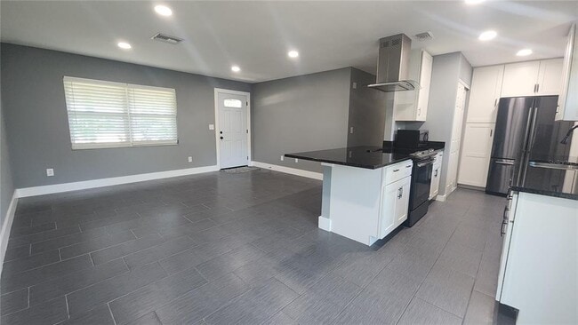 Building Photo - 55 Deltona Blvd