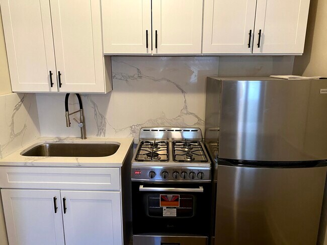 Foto del edificio - 146 E 2nd Ave