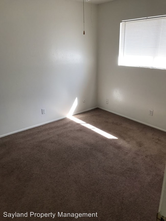 Building Photo - 8 E Stanislaus St