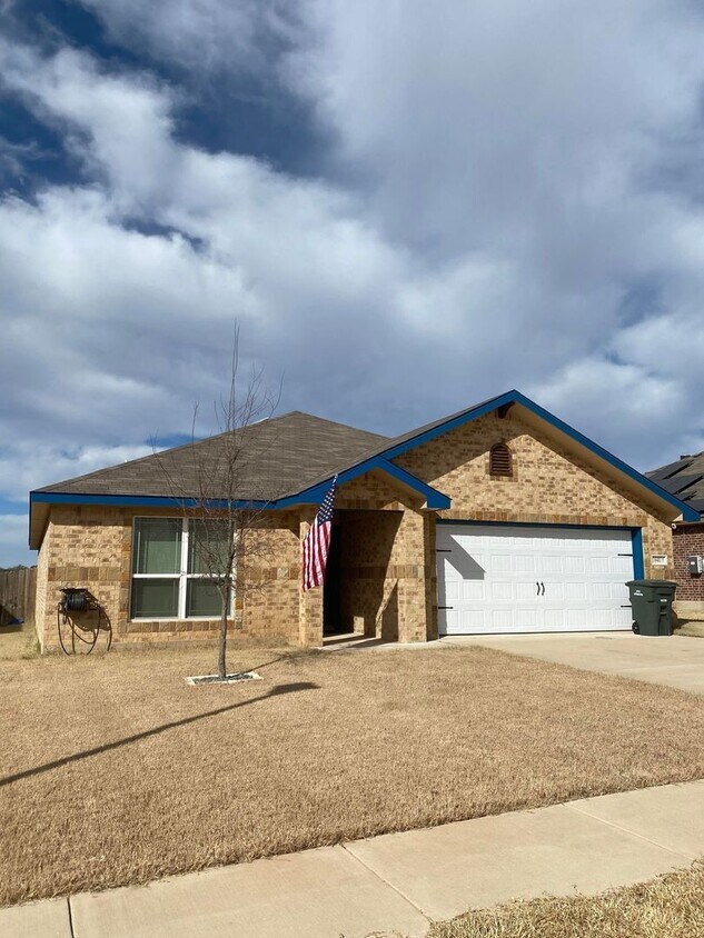 Primary Photo - Beautiful 3 bed 2 bath home coming soon!!