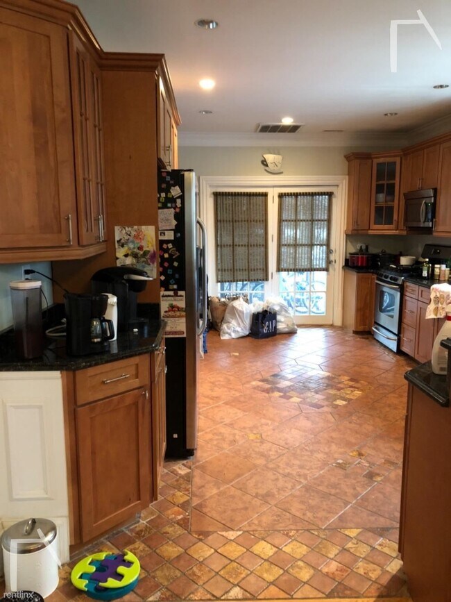 Foto del edificio - 4 br, 2 bath House - 55 Hobart St