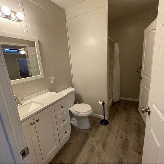 Foto del edificio - 2124 Polly Ln