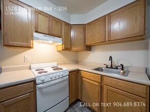 Building Photo - 1528 Elmwood Ave