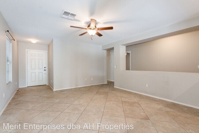 Foto del edificio - 3 br, 2 bath House - 1283 E CLIFTON AVE