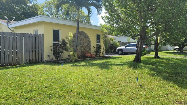 Building Photo - 2590 NW 98th Ave
