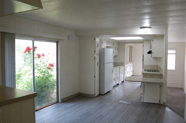 Photo - 4550 SW 5th Ave House
