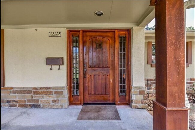 Foto del edificio - 13123 Conifer Rd