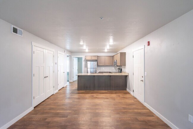 Building Photo - Beautiful Condos in American Fork. Include...