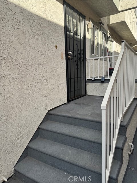 Building Photo - 836 S Sierra Vista Ave