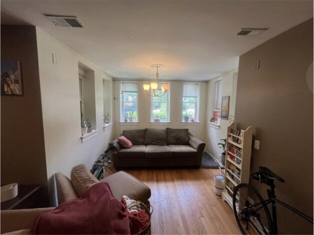 Foto principal - 4845 N Washtenaw Ave