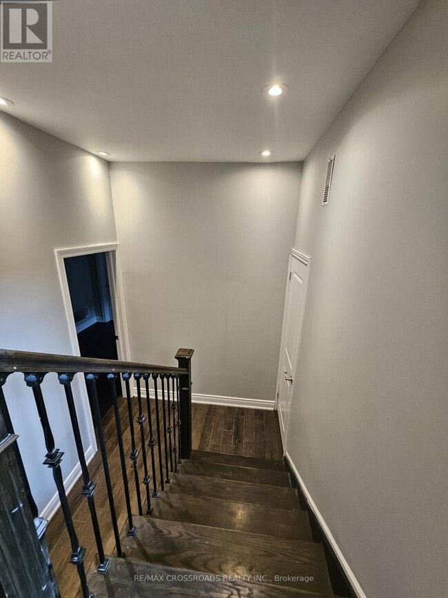 Building Photo - 3 Honey Dr