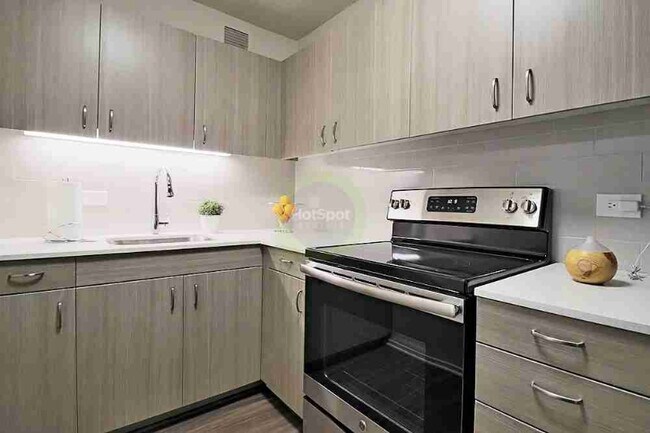 Photo - 45 W Elm St Apartment