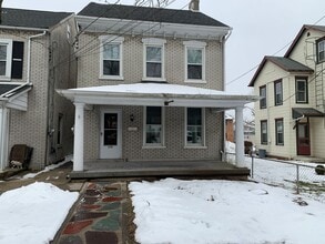 Building Photo - 179 Main St