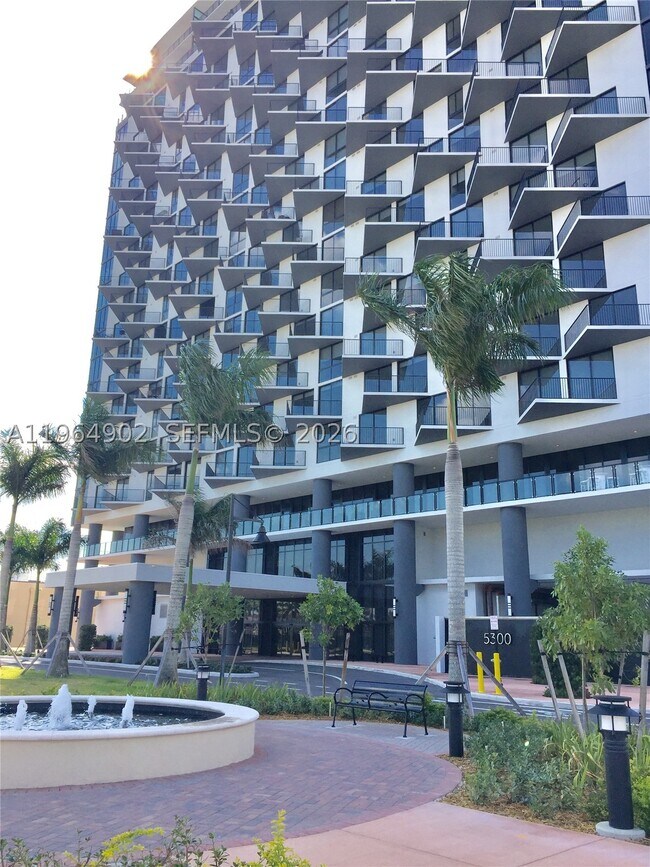 Foto del edificio - 5300 NW 85th Ave