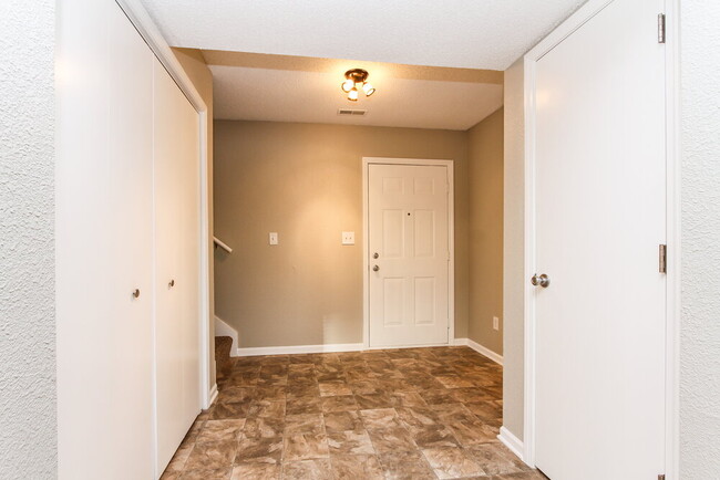 Building Photo - 2828 Mingo Ct