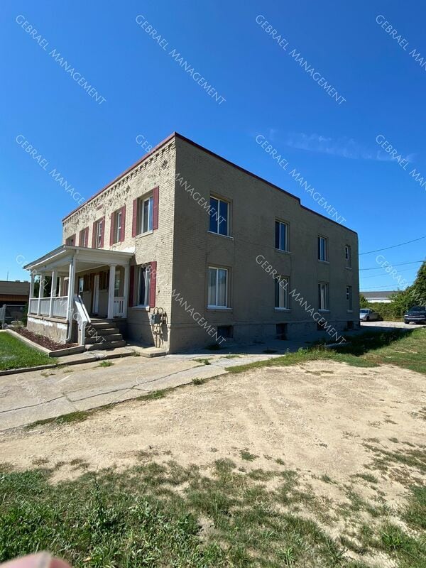 Building Photo - 1001 Saginaw St