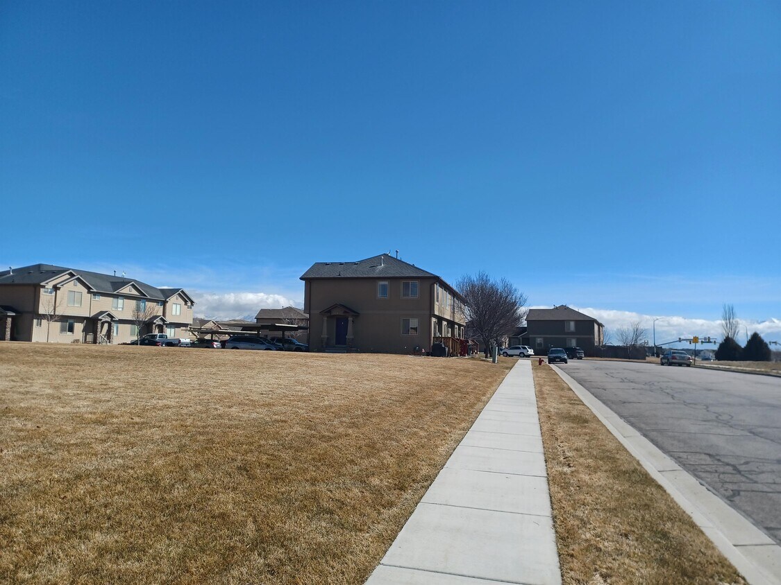 Primary Photo - 8045 N Plum Creek Dr