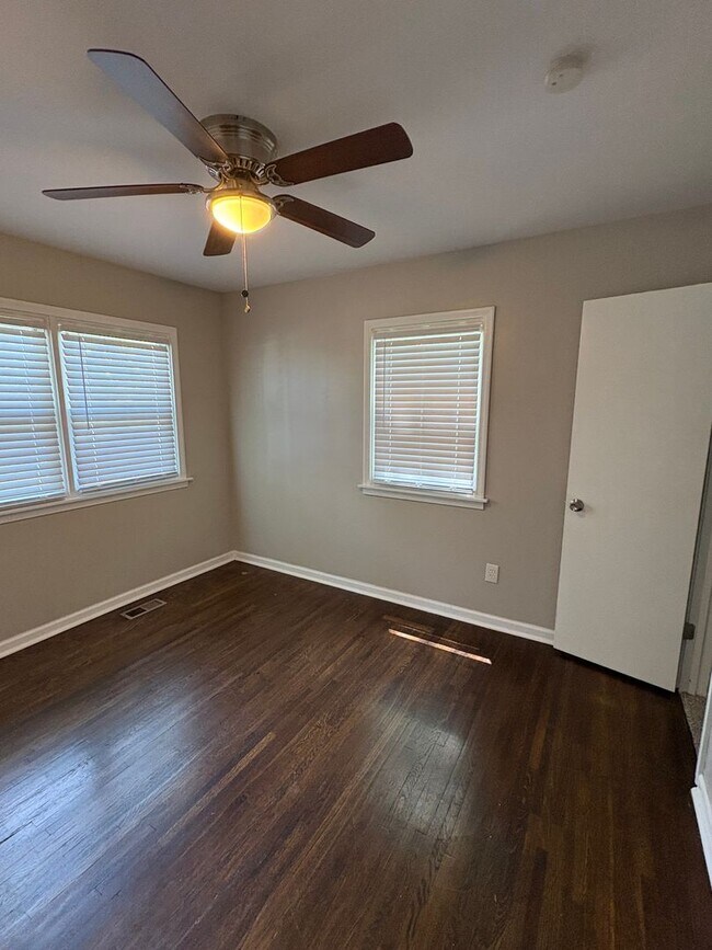 Foto del edificio - Well-Located 3 Bed, 1 Bath Home in Convenient Independence Neighborhood