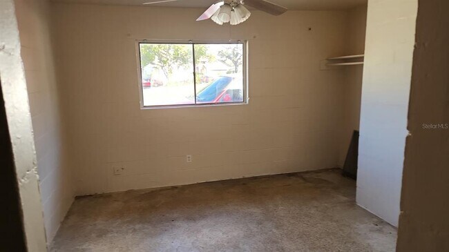 Foto del edificio - 2222 W South St