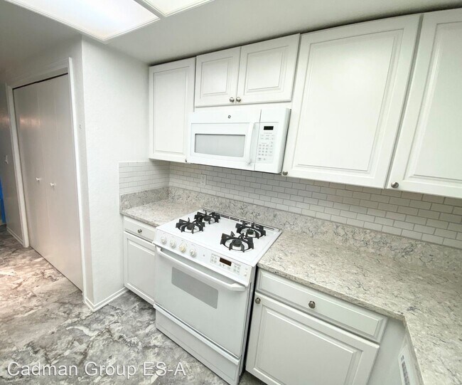 Foto del edificio - 2 br, 2 bath House - 945 Pepper Street #314