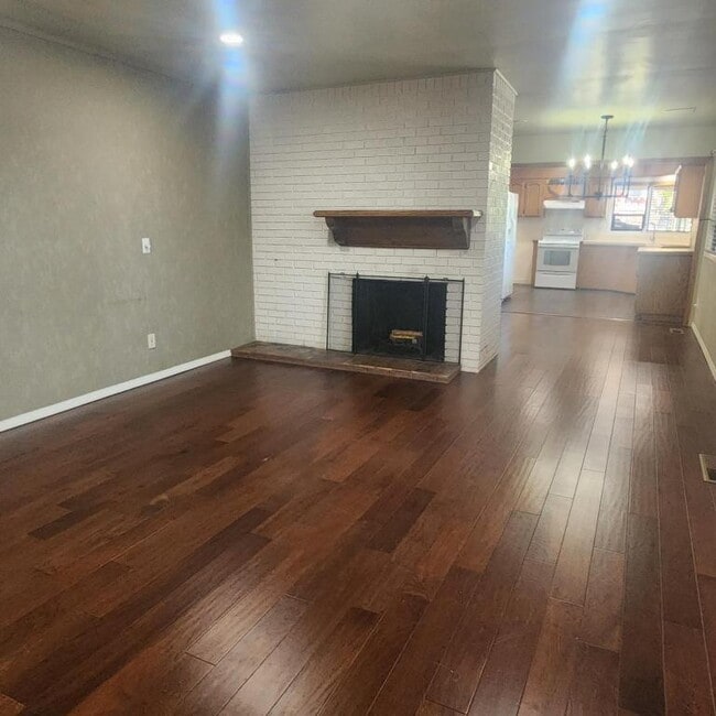 Foto del edificio - 1430 NE Sherman Ln