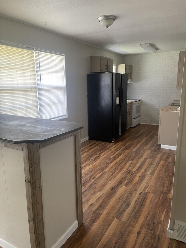 Building Photo - 26 SE 250th Rd