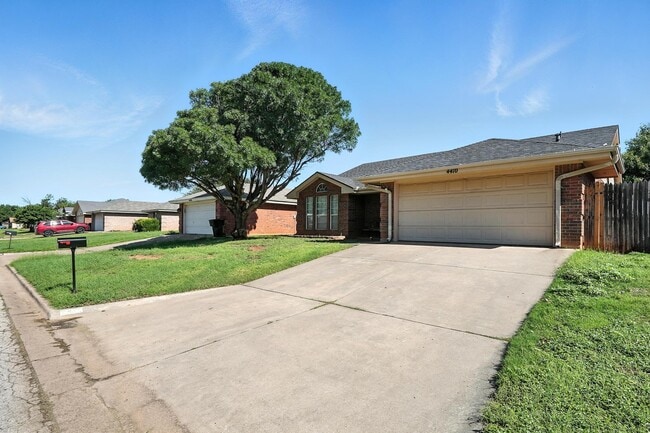 Building Photo - 4410 Bob O Link Dr