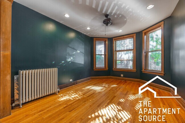 Foto del edificio - 2120 N Sawyer Ave