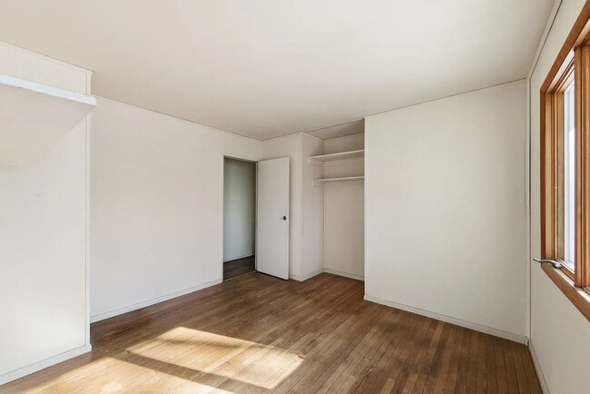 Foto del edificio - 231 Schilling St