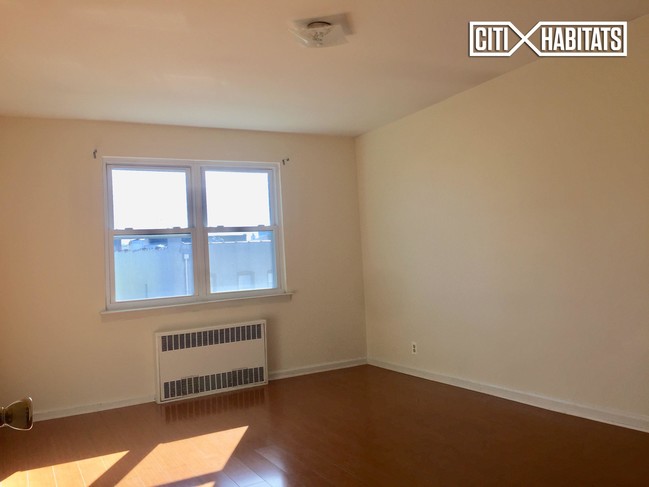 Building Photo - 3257 42nd St