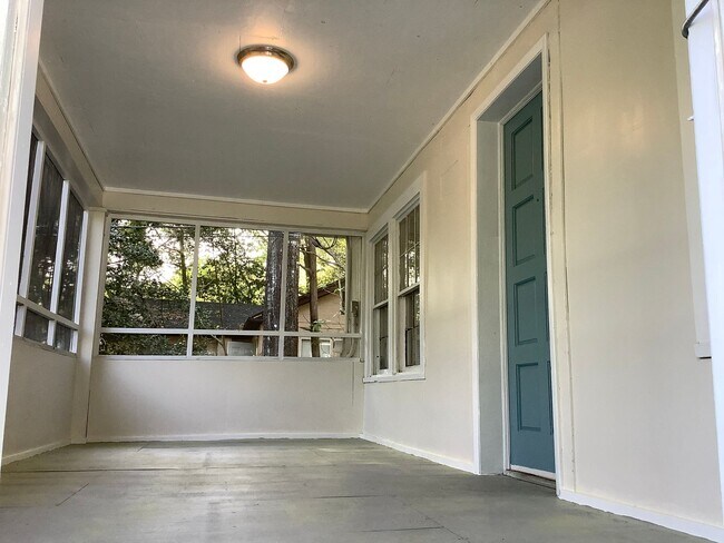 Foto del edificio - 2 Bed 1 Bath in Ridgeview