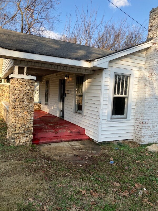 Building Photo - 1953 Mountain Dr