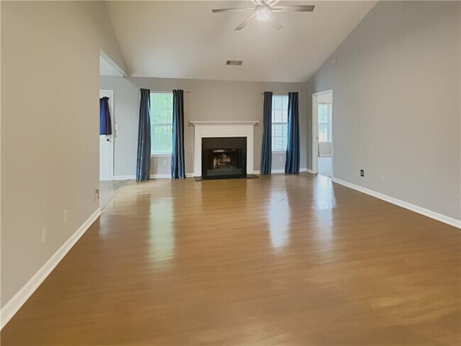 Building Photo - 4064 Olde Glen Cove