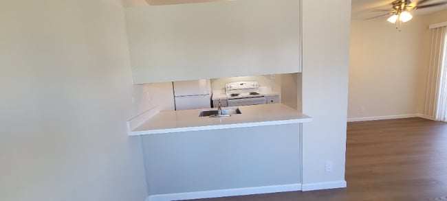 Building Photo - 1830 10th Ave