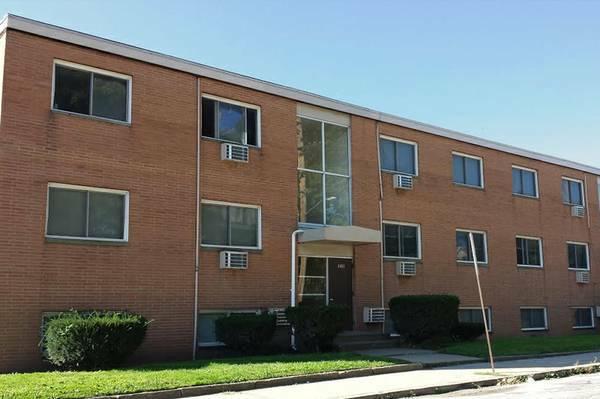 Primary Photo - 3103 Denison Ave