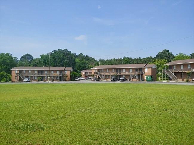 Building Photo - 1465 Sutton Bridge Rd