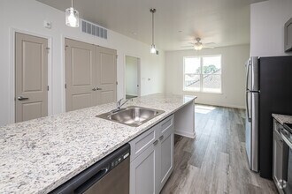 2BR, 2BA - Kitchen - Apartments at Andover