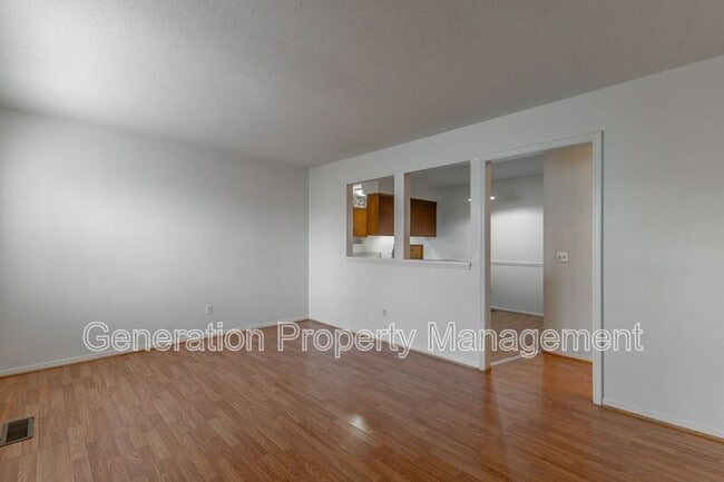 Foto del edificio - 17 Knollwood Dr