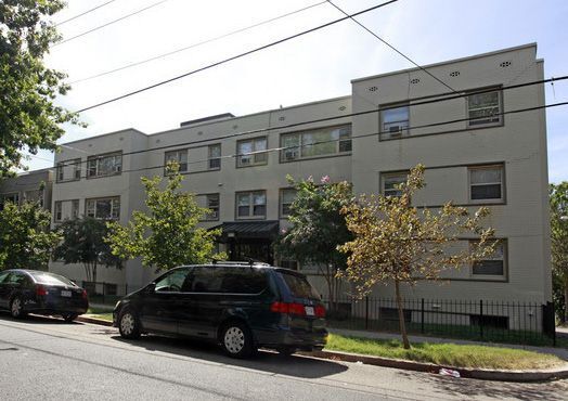 Vista de la calle de la comunidad - Brightwood Communities